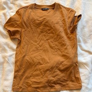 NWOT cuts short sleeve t shirt M